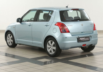 Подержанный автомобиль Suzuki Swift Hatchback 2007 года (2 фото)