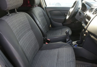 Подержанный автомобиль Renault Logan Sedan 2019 года (10 фото)