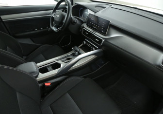 Подержанный автомобиль Geely Coolray 2023 года (9 фото)