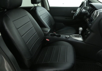 Подержанный автомобиль Nissan Qashqai 2011 года (10 фото)