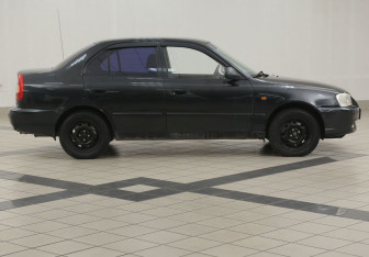 Подержанный автомобиль Hyundai Accent Sedan 2008 года (5 фото)