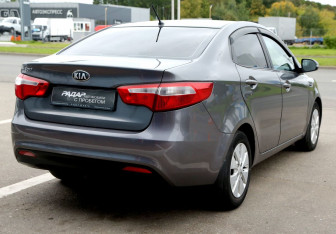 Подержанный автомобиль Kia Rio Sedan 2013 года (6 фото)