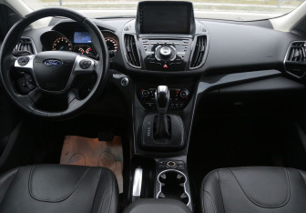 Подержанный автомобиль Ford Kuga 2014 года (12 фото)