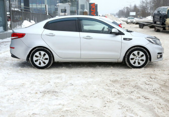 Подержанный автомобиль Kia Rio Sedan 2015 года (7 фото)