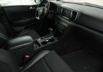 Подержанный автомобиль Kia Sportage 2016 года (9 фото)