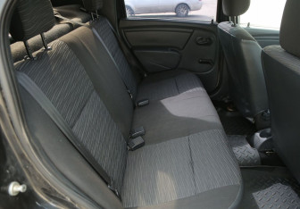 Подержанный автомобиль Renault Logan Sedan 2011 года (11 фото)