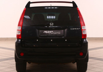 Подержанный автомобиль Honda HR-V 2004 года (5 фото)