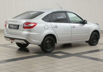 Подержанный автомобиль LADA (ВАЗ) Granta Liftback 2023 года (4 фото)