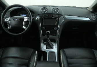 Подержанный автомобиль Ford Mondeo Sedan 2011 года (12 фото)
