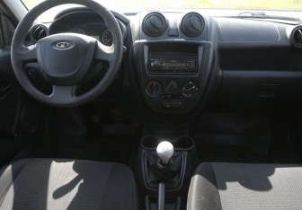 Подержанный автомобиль LADA (ВАЗ) Granta Liftback 2015 года (12 фото)