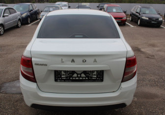 Подержанный автомобиль LADA (ВАЗ) Granta Sedan 2019 года (4 фото)