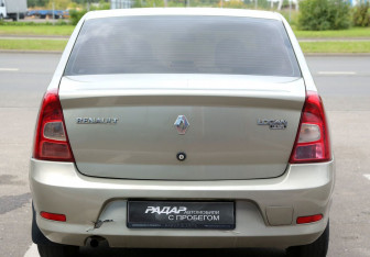 Подержанный автомобиль Renault Logan Sedan 2011 года (5 фото)