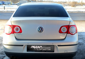 Подержанный автомобиль Volkswagen Passat Sedan 2009 года (5 фото)