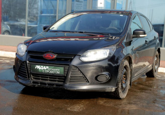 Подержанный автомобиль Ford Focus Hatchback 2011 года (3 фото)