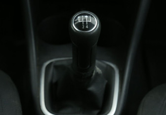 Подержанный автомобиль Volkswagen Polo Sedan 2012 года (15 фото)