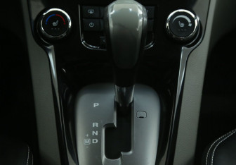 Подержанный автомобиль Chevrolet Orlando 2012 года (15 фото)