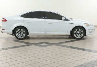 Подержанный автомобиль Ford Mondeo Sedan 2013 года (5 фото)