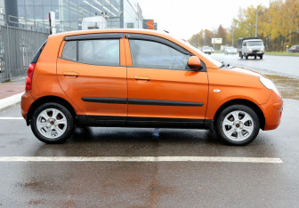Подержанный автомобиль Kia Picanto 2008 года (7 фото)