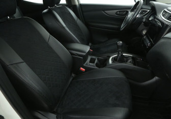 Подержанный автомобиль Nissan Qashqai 2018 года (10 фото)