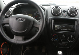 Подержанный автомобиль LADA (ВАЗ) Granta Sedan 2013 года (14 фото)