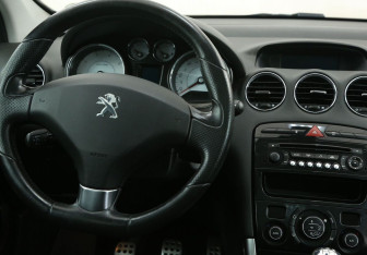 Подержанный автомобиль Peugeot 308 Hatchback 2012 года (14 фото)