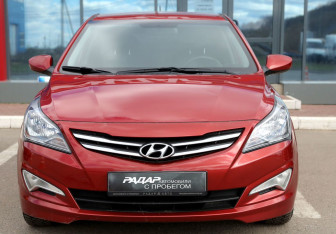 Подержанный автомобиль Hyundai Solaris Hatchback 2015 года (2 фото)