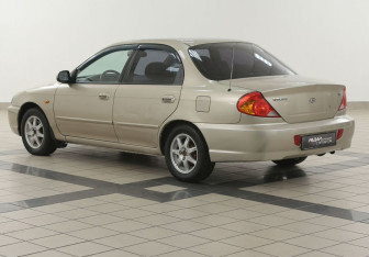Подержанный автомобиль Kia Spectra Sedan 2008 года (2 фото)