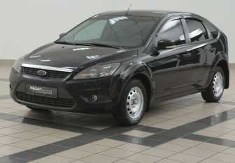 Подержанный автомобиль Ford Focus Hatchback 2008 года (8 фото)
