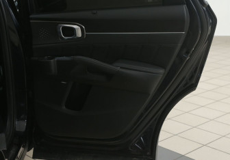 Подержанный автомобиль Kia Sorento 2022 года (19 фото)