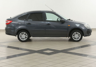 Подержанный автомобиль LADA (ВАЗ) Granta Liftback 2017 года (5 фото)
