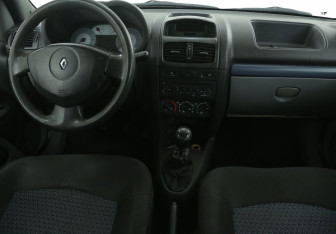 Подержанный автомобиль Renault Symbol 2008 года (12 фото)