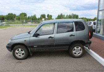Подержанный автомобиль Chevrolet Niva 2008 года (4 фото)