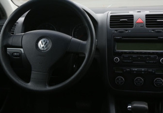 Подержанный автомобиль Volkswagen Jetta Sedan 2008 года (14 фото)