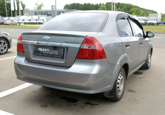 Подержанный автомобиль Chevrolet Aveo Sedan 2006 года (6 фото)