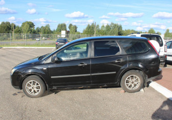 Подержанный автомобиль Ford Focus Wagon 2006 года (4 фото)