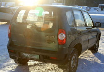 Подержанный автомобиль Chevrolet Niva 2014 года (6 фото)