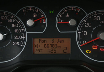 Подержанный автомобиль Fiat Punto Hatchback 2007 года (17 фото)