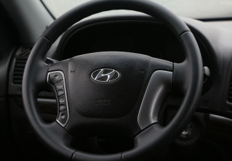 Подержанный автомобиль Hyundai Santa Fe 2010 года (16 фото)
