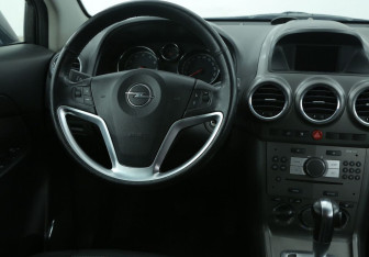 Подержанный автомобиль Opel Antara 2008 года (14 фото)