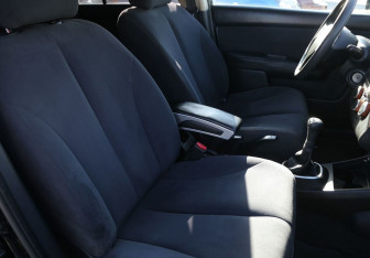 Подержанный автомобиль Nissan Tiida Hatchback 2007 года (10 фото)