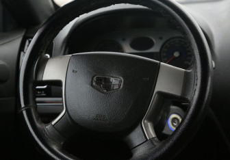 Подержанный автомобиль Geely Emgrand EC7 Sedan 2013 года (16 фото)