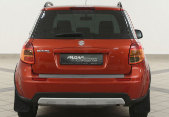 Подержанный автомобиль Suzuki SX4 Hatchback 2010 года (3 фото)