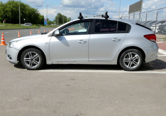 Подержанный автомобиль Chevrolet Cruze Hatchback 2012 года (8 фото)