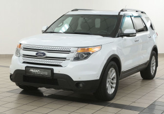 Подержанный автомобиль Ford Explorer 2015 года (8 фото)