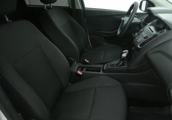 Подержанный автомобиль Ford Focus Wagon 2019 года (10 фото)