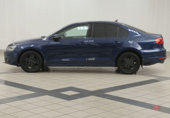Подержанный автомобиль Volkswagen Jetta Sedan 2011 года (7 фото)