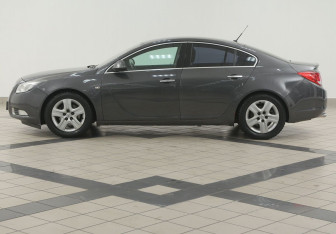 Подержанный автомобиль Opel Insignia Sedan 2009 года (7 фото)