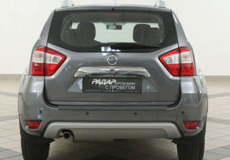 Подержанный автомобиль Nissan Terrano 2014 года (3 фото)