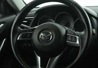 Подержанный автомобиль Mazda 6 Sedan 2015 года (17 фото)