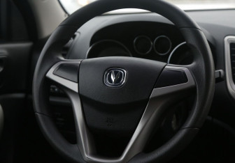 Подержанный автомобиль Changan CS35 2014 года (16 фото)